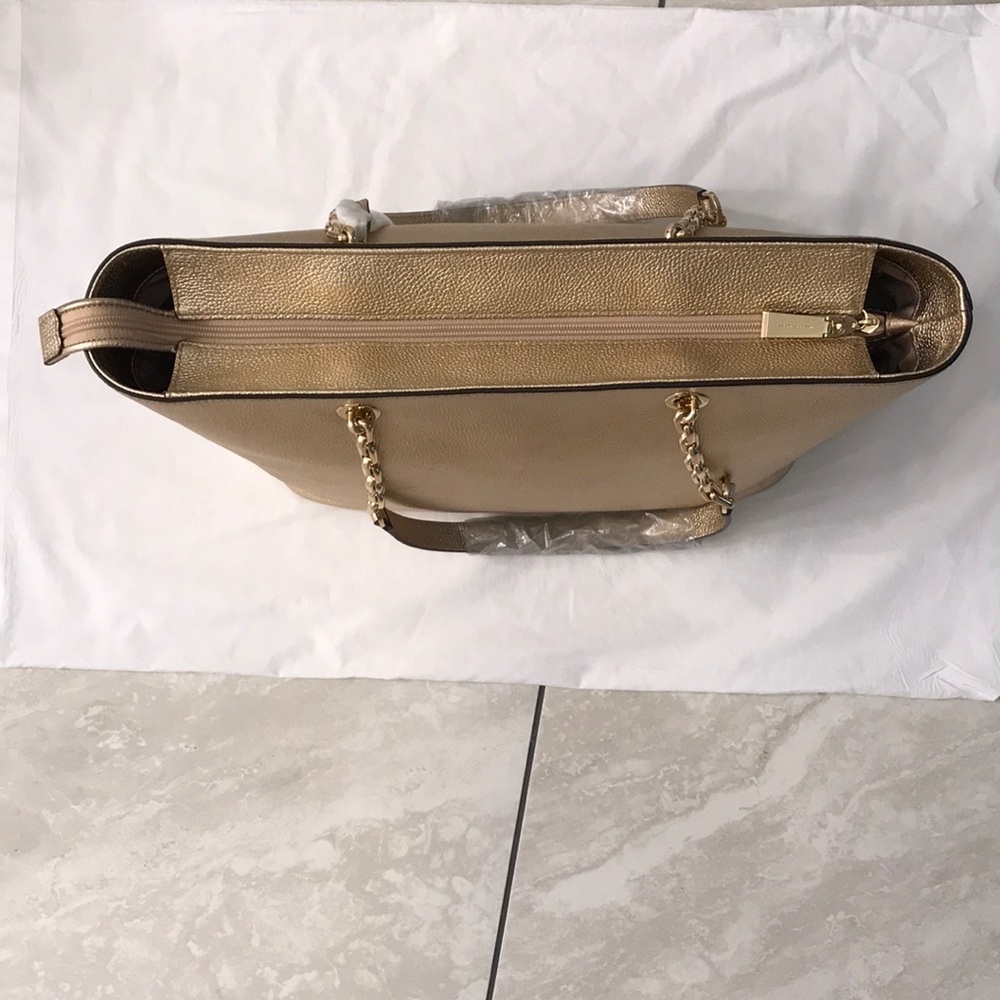 Michael Kors Mercer Chain Tote Bag w/ Laptop Compartment in Metallic Pale Gold - Picture 9 of 16